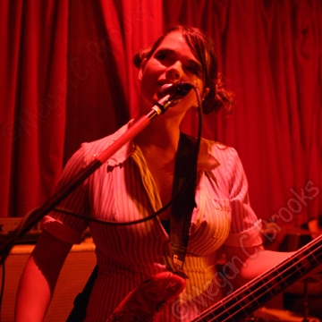 Mondo Generator - April 1, 2004 - The Scene